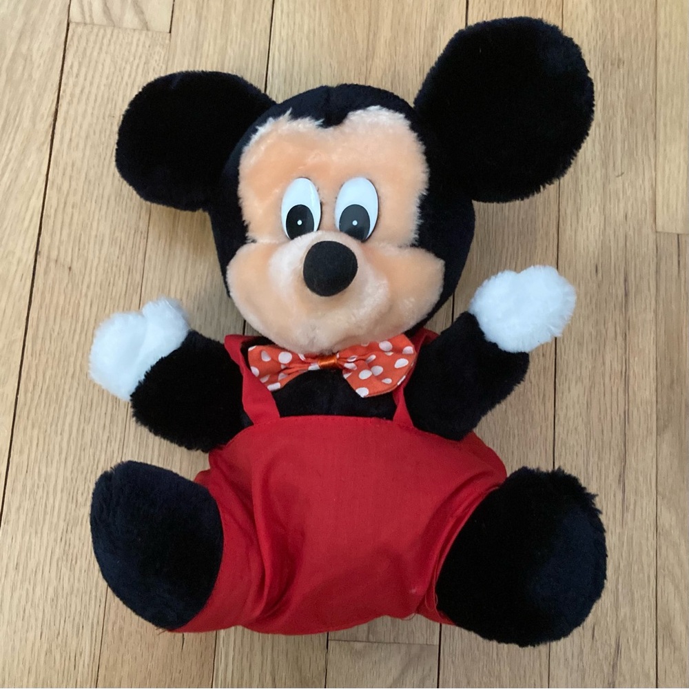 Vtg Plush Mickey Mouse Hand Puppet; 11 inch. Excellent condition, by Applause